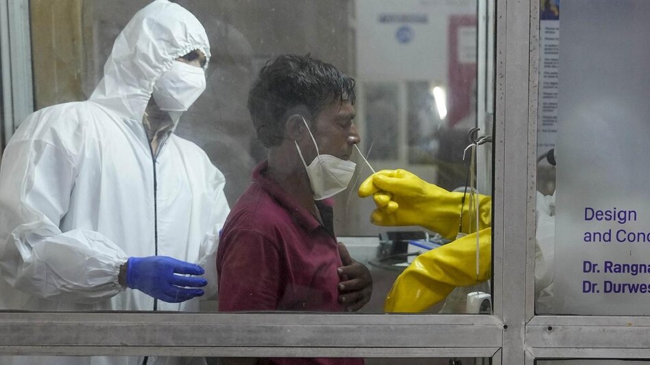 A day earlier, Maharashtra had seen a drop in infections as it reported 328 cases and one death A day earlier, Maharashtra had seen a drop in infections as it reported 328 cases and one death