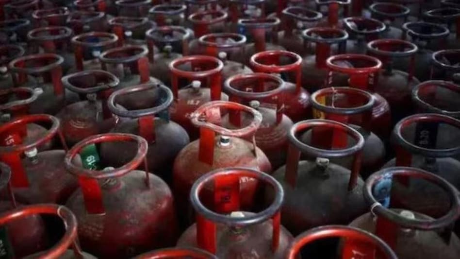 The price of a commercial gas cylinder in Delhi is Rs 2028 The price of a commercial gas cylinder in Delhi is Rs 2028