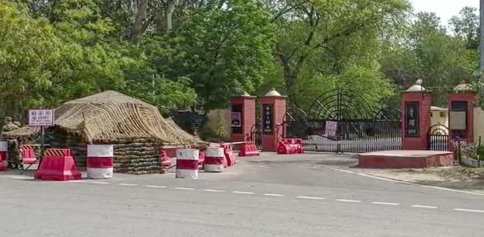 "There is no connection whatsoever" to the killing of four soldiers by unknown attackers 12 hours earlier, it added. "There is no connection whatsoever" to the killing of four soldiers by unknown attackers 12 hours earlier, it added.
