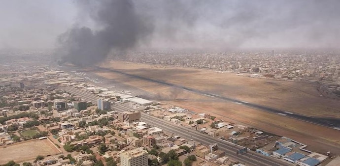 As people attempted to flee the chaos, countries began landing planes and organising convoys in Khartoum to pull out their nationals. As people attempted to flee the chaos, countries began landing planes and organising convoys in Khartoum to pull out their nationals.