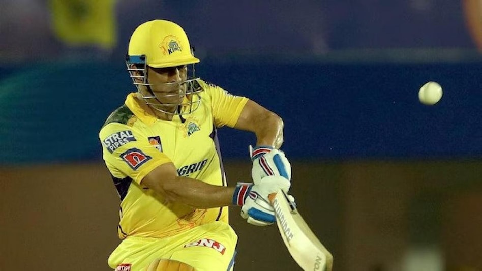 The talismanic Dhoni hit back-to-back sixes in the final over of the match The talismanic Dhoni hit back-to-back sixes in the final over of the match