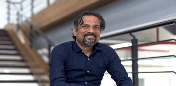 Vembu was conferred with a Padma Shri, India's fourth-highest civilian award in 2021. Vembu was conferred with a Padma Shri, India's fourth-highest civilian award in 2021.