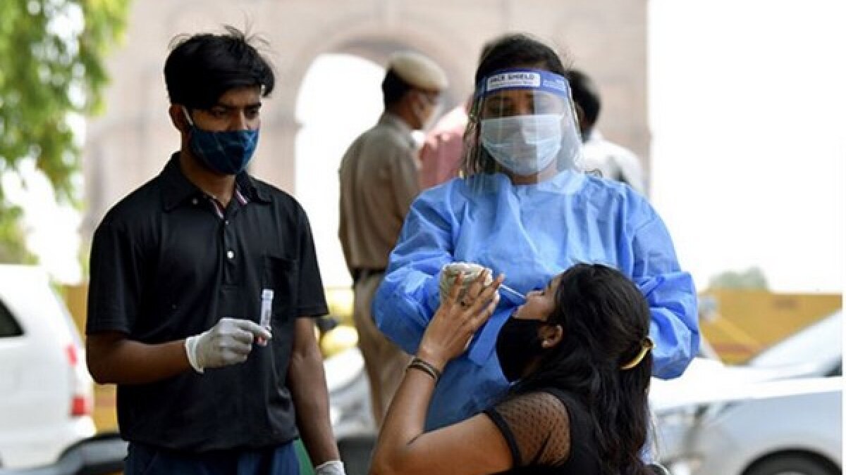 India has reported 10,158 new infections in the last 24 hours and the COVID-19 positivity rate surged past the 4 per cent mark. India has reported 10,158 new infections in the last 24 hours and the COVID-19 positivity rate surged past the 4 per cent mark.