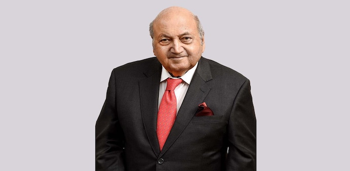After completing his graduation from Wharton, Keshub Mahindra joined the Mahindra Group in 1947. After completing his graduation from Wharton, Keshub Mahindra joined the Mahindra Group in 1947.
