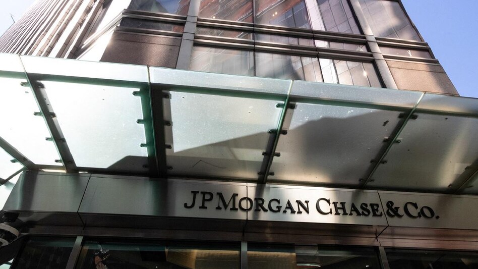 JPMorgan reminded staff on hybrid schedules that they were required to be in the office at least three days a week JPMorgan reminded staff on hybrid schedules that they were required to be in the office at least three days a week