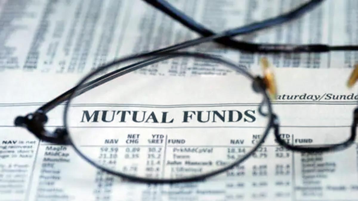 Equity fund inflows rise to Rs 20,534 crore in March, debt MFs see highest outflows in six months