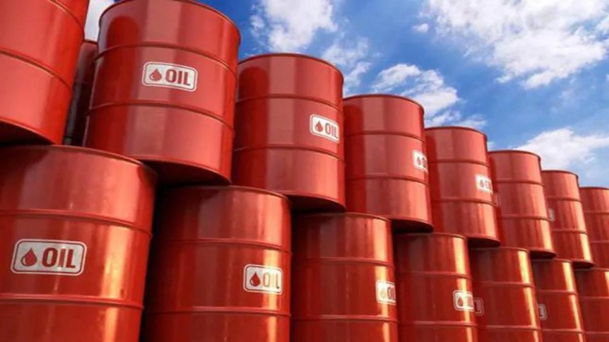 Oil edges higher on prospect of tighter supplies