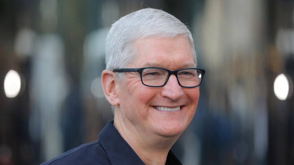Apple CEO Tim Cook doesn't want people using phones too much, urges parents to limit their kids' screen time Apple CEO Tim Cook doesn't want people using phones too much, urges parents to limit their kids' screen time