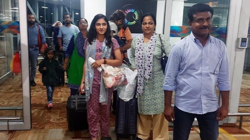 Operation Kaveri: First batch of Indians evacuated from Sudan reach Delhi Operation Kaveri: First batch of Indians evacuated from Sudan reach Delhi