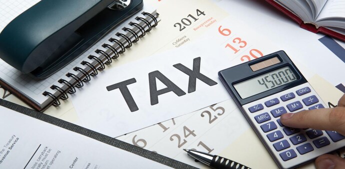 Old or New Tax Regime? 10 tips to choose which tax regime suits you better Old or New Tax Regime? 10 tips to choose which tax regime suits you better