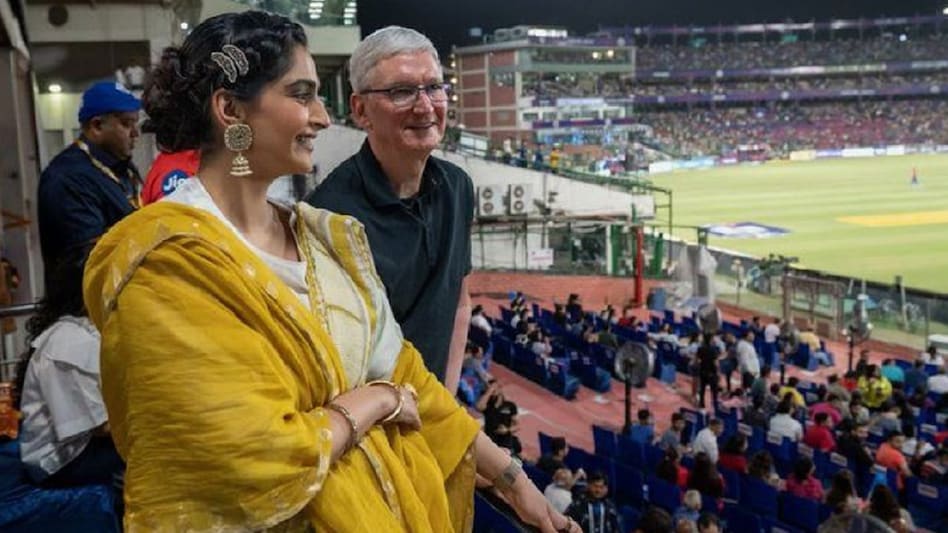 Tim Cook gets a taste of IPL 2023, Apple CEO enjoys DC vs KKR with Sonam Kapoor in Delhi Tim Cook gets a taste of IPL 2023, Apple CEO enjoys DC vs KKR with Sonam Kapoor in Delhi