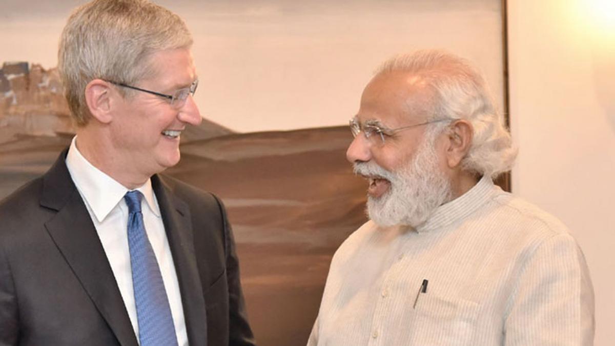 Apple CEO Tim Cook met PM Narendra Modi on his previous visit Apple CEO Tim Cook met PM Narendra Modi on his previous visit