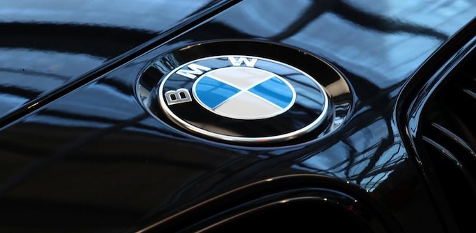 BMW skids into ice cream melee at Shanghai auto show (Photo: Reuters) BMW skids into ice cream melee at Shanghai auto show (Photo: Reuters)