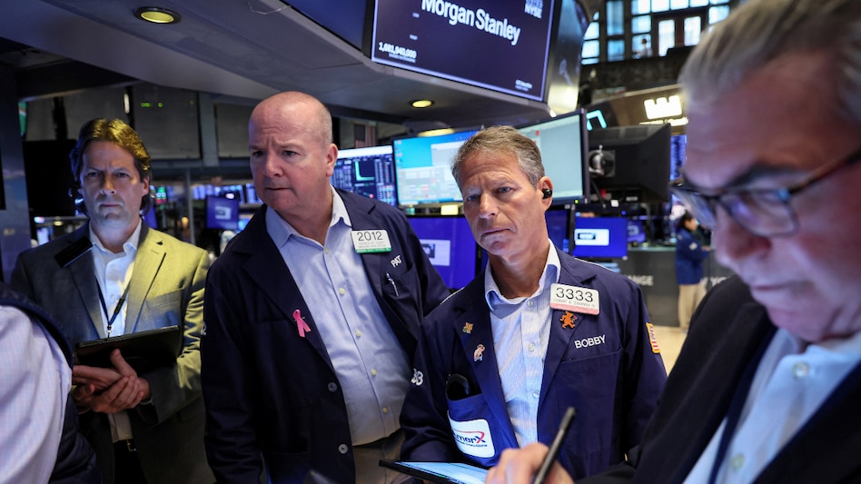 Tesla Inc tanked 7% to touch its lowest in more than a month after its first-quarter gross margin missed expectations on aggressive price cuts for its vehicles and as CEO Elon Musk puts sales growth ahead of profit Tesla Inc tanked 7% to touch its lowest in more than a month after its first-quarter gross margin missed expectations on aggressive price cuts for its vehicles and as CEO Elon Musk puts sales growth ahead of profit