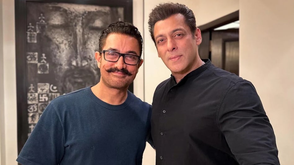 As soon as Bhai Jaan posted this picture online, the fans flooded his comments box with heart emojis and requests for an Andaz Apna Apna sequel As soon as Bhai Jaan posted this picture online, the fans flooded his comments box with heart emojis and requests for an Andaz Apna Apna sequel