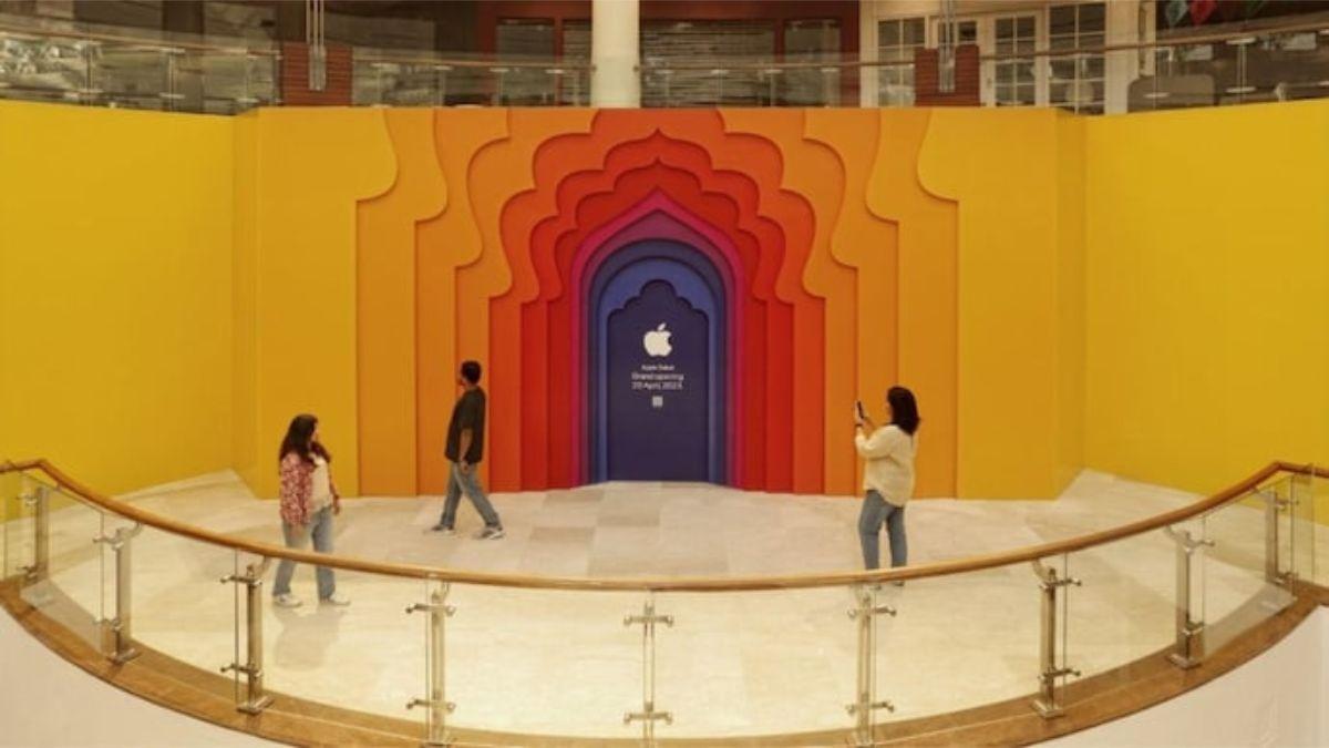 Apple Saket will open on April 20 at 10 am IST. Apple Saket will open on April 20 at 10 am IST.