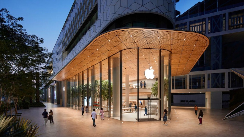 Apple BKC will open today at 11AM in Mumbai Apple BKC will open today at 11AM in Mumbai