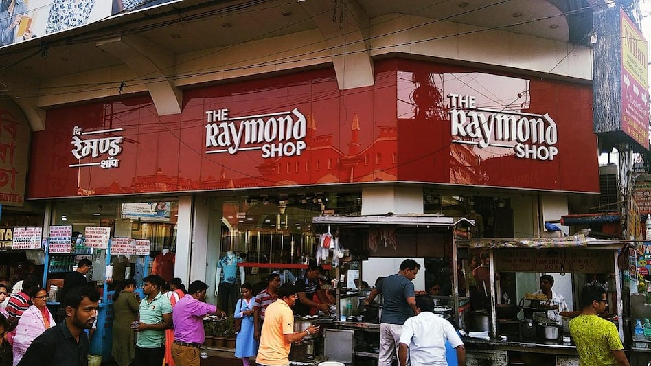 Raymond dividend: The Board of Directors has recommended Equity dividend of Rs 3 per share of face value of Rs 10 each (Previous year off Rs 3 per share) for the financial year 2022-23. Raymond dividend: The Board of Directors has recommended Equity dividend of Rs 3 per share of face value of Rs 10 each (Previous year off Rs 3 per share) for the financial year 2022-23.
