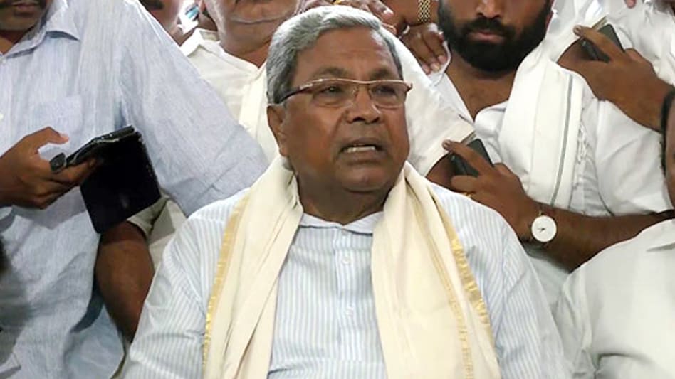Karnataka elections: Siddaramaiah floats 'Rahul Gandhi for PM' pitch as Congress looks set to wrest state from BJP - BusinessToday