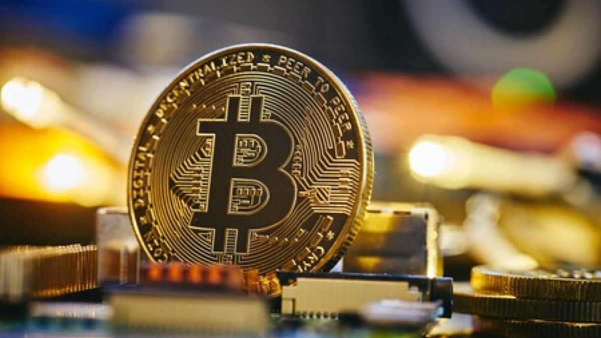 The global cryptocurrency market cap was trading lower, falling down to $1.12 trillion-mark as it dropped almost 2 per cent in the last 24 hours. The global cryptocurrency market cap was trading lower, falling down to $1.12 trillion-mark as it dropped almost 2 per cent in the last 24 hours.