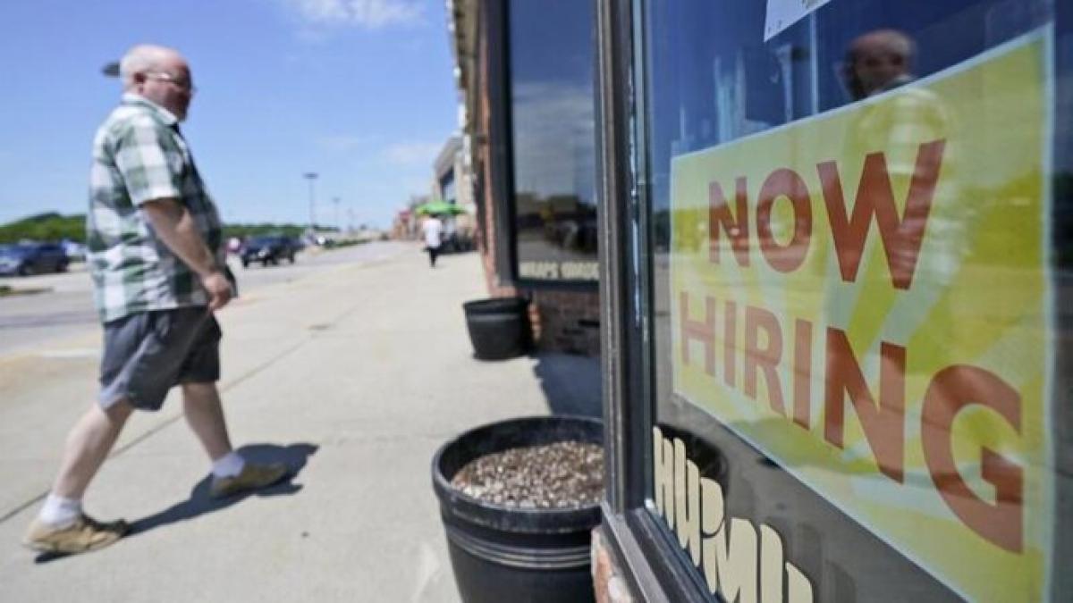 US job openings dip to 9.6 million, lowest since 2021