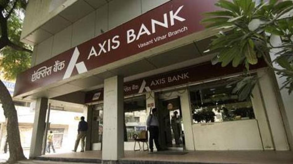 Axis Bank share price: Axis Bank settled 2.39 per cent lower at Rs 860 during the previous session on Friday. Axis Bank share price: Axis Bank settled 2.39 per cent lower at Rs 860 during the previous session on Friday.