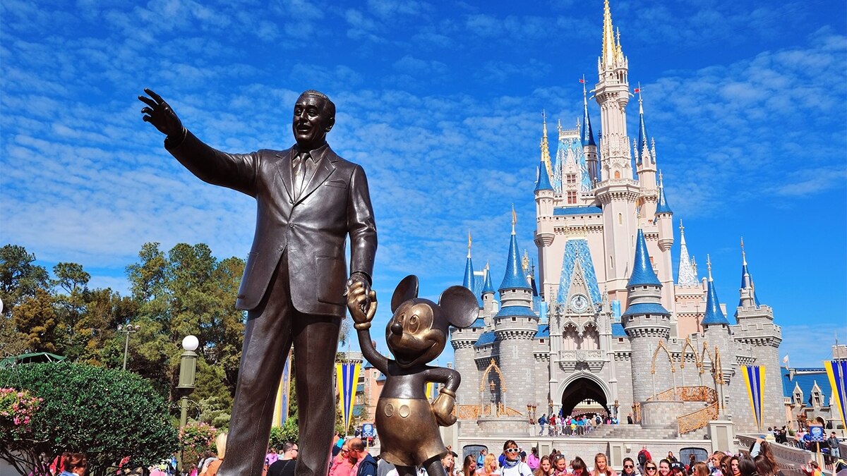 Disney plans to invest $17 into Walt Disney World Disney plans to invest $17 into Walt Disney World