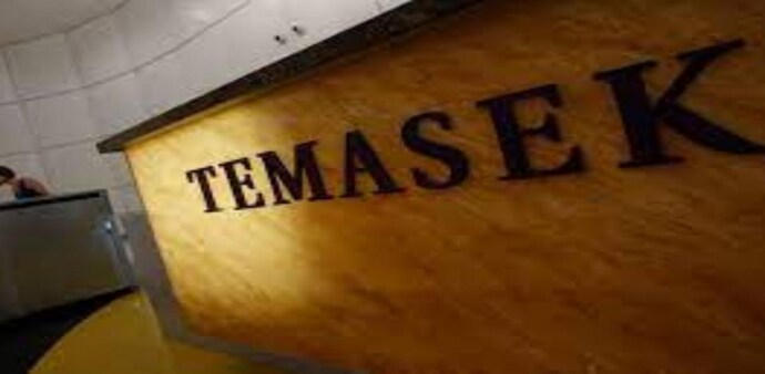 Unlike many conventional jewellers, companies such as BlueStone and CaratLane sell online. Unlike many conventional jewellers, companies such as BlueStone and CaratLane sell online.