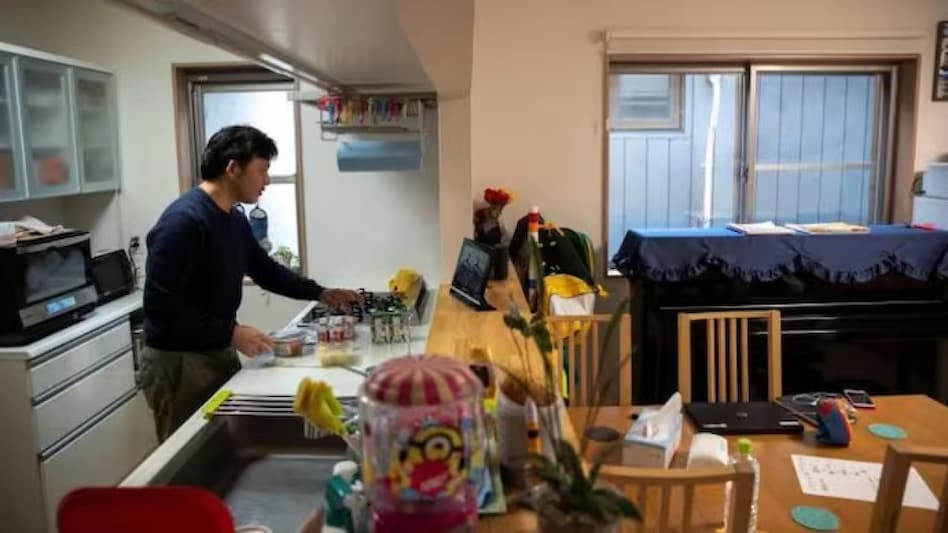 Equality in household chores Equality in household chores