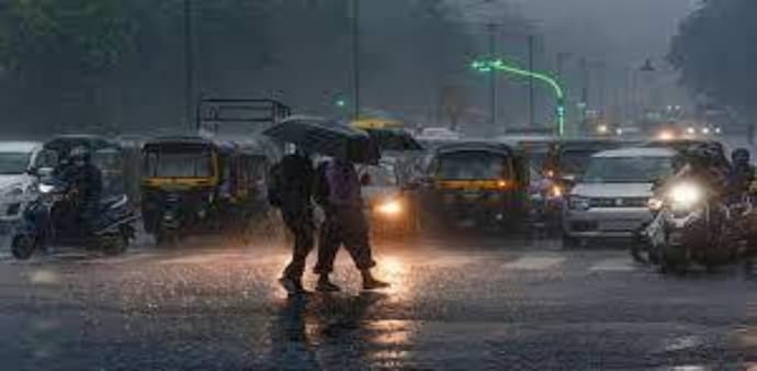 Strong winds and thunderstorms lashed Delhi-NCR earlier in the day, providing relief from the heatwave. Strong winds and thunderstorms lashed Delhi-NCR earlier in the day, providing relief from the heatwave.