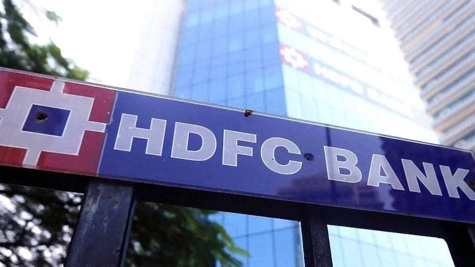 The HDFC bank computes interest based on the actual number of days in a year. The HDFC bank computes interest based on the actual number of days in a year.