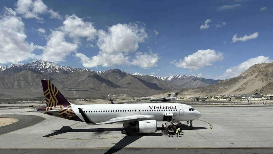 IAF’s C-17 Globemaster stuck at Leh airport due to tech glitch, all flights cancelled on Tuesday IAF’s C-17 Globemaster stuck at Leh airport due to tech glitch, all flights cancelled on Tuesday