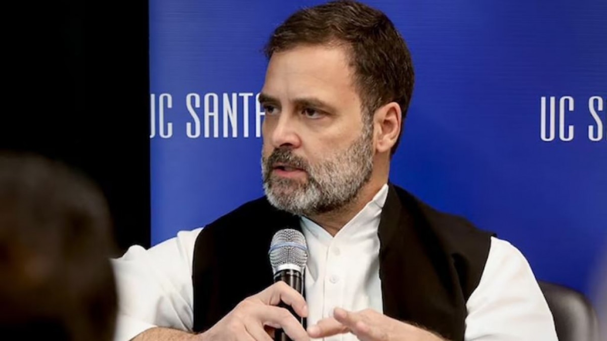 Former Congress chief Rahul Gandhi heckled by a group of Khalistani supporters in the US Former Congress chief Rahul Gandhi heckled by a group of Khalistani supporters in the US