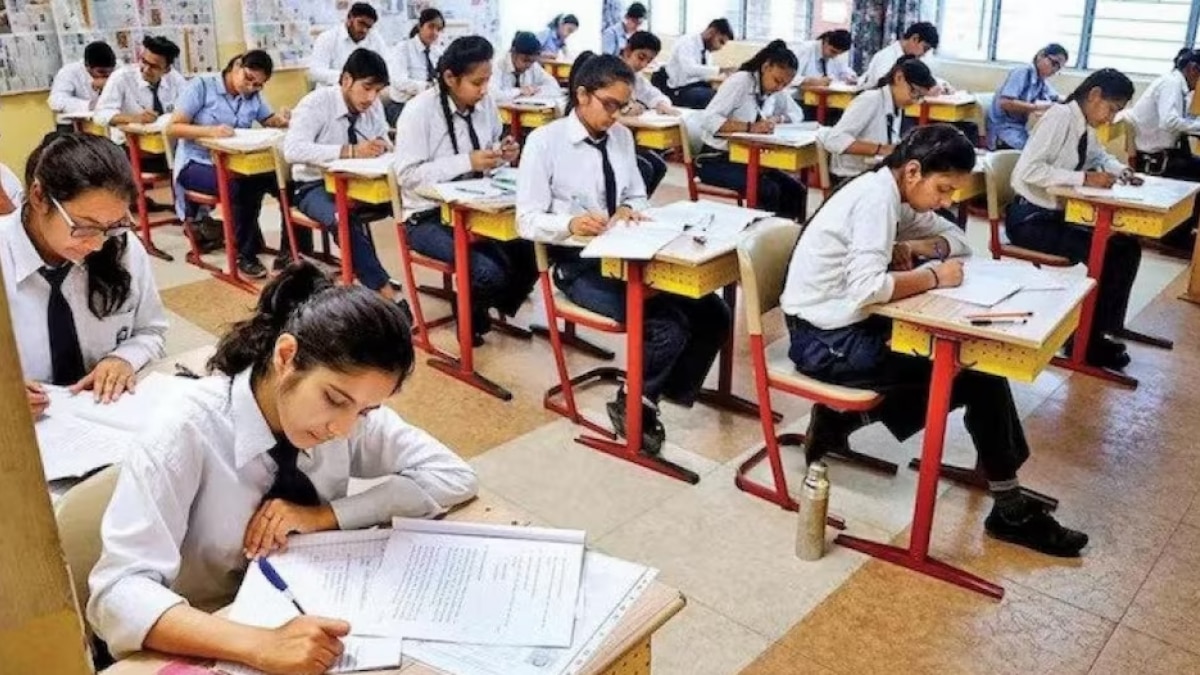 CBSE Class 12 results announced: Girls outperform boys CBSE Class 12 results announced: Girls outperform boys
