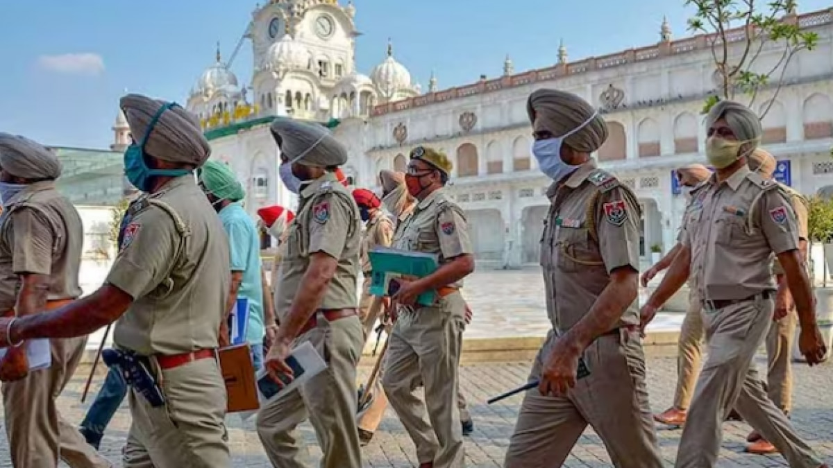 Third blast hits vicinity of Golden Temple in Amritsar, 5 suspects arrested Third blast hits vicinity of Golden Temple in Amritsar, 5 suspects arrested