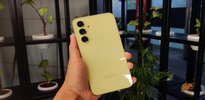 Samsung Galaxy A54 is priced at Rs 40,999 in India. Samsung Galaxy A54 is priced at Rs 40,999 in India.