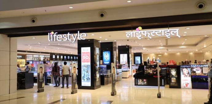 After adding 35 stores over the last 5 years, the premium fashion retail chain is accelerating its growth momentum After adding 35 stores over the last 5 years, the premium fashion retail chain is accelerating its growth momentum