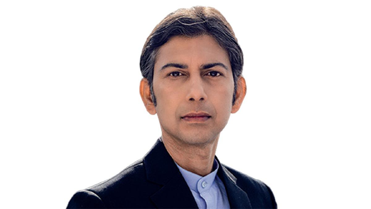 Long-serving chief executives shape, guide and mould an organisation; they also know when to pounce and when to hunker down, and create enormous wealth for shareholders Long-serving chief executives shape, guide and mould an organisation; they also know when to pounce and when to hunker down, and create enormous wealth for shareholders