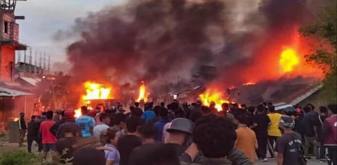 Violence rocked Manipur on Wednesday Violence rocked Manipur on Wednesday