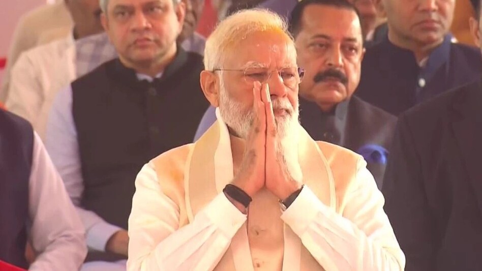 The new Parliament building can comfortably seat 888 members in the Lok Sabha chamber and 300 in the Rajya Sabha chamber. The new Parliament building can comfortably seat 888 members in the Lok Sabha chamber and 300 in the Rajya Sabha chamber.