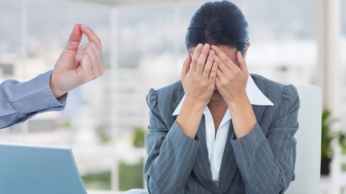 Employee misreads 'xx' as kisses (Image by creativeart on Freepik) Employee misreads 'xx' as kisses (Image by creativeart on Freepik)