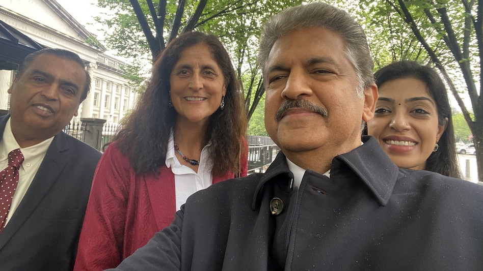 Anand Mahindra with Reliance Industries chairman Mukesh Ambani, astronaut Sunita Williams and 3rdiTech founder Vrinda Kapoor Anand Mahindra with Reliance Industries chairman Mukesh Ambani, astronaut Sunita Williams and 3rdiTech founder Vrinda Kapoor