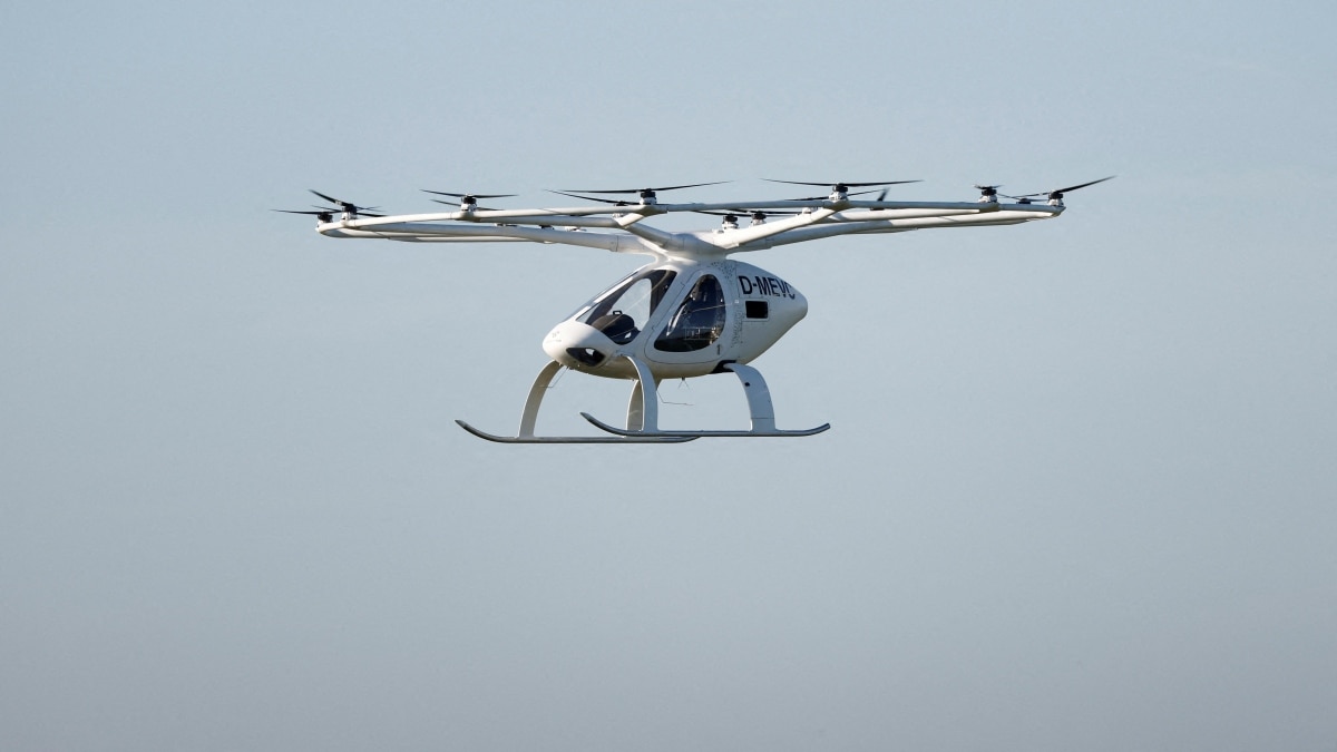 A Volocopter 2X drone taxi performs an integrated flight in conventional air traffic A Volocopter 2X drone taxi performs an integrated flight in conventional air traffic