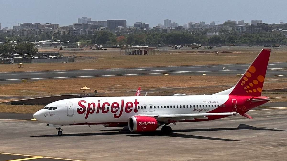 SpiceJet to induct ten Boeing 737 aircraft beginning September 2023 SpiceJet to induct ten Boeing 737 aircraft beginning September 2023