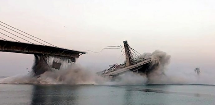 Bhagalpur bridge collapse: SP Singla Construction under government scanner Bhagalpur bridge collapse: SP Singla Construction under government scanner