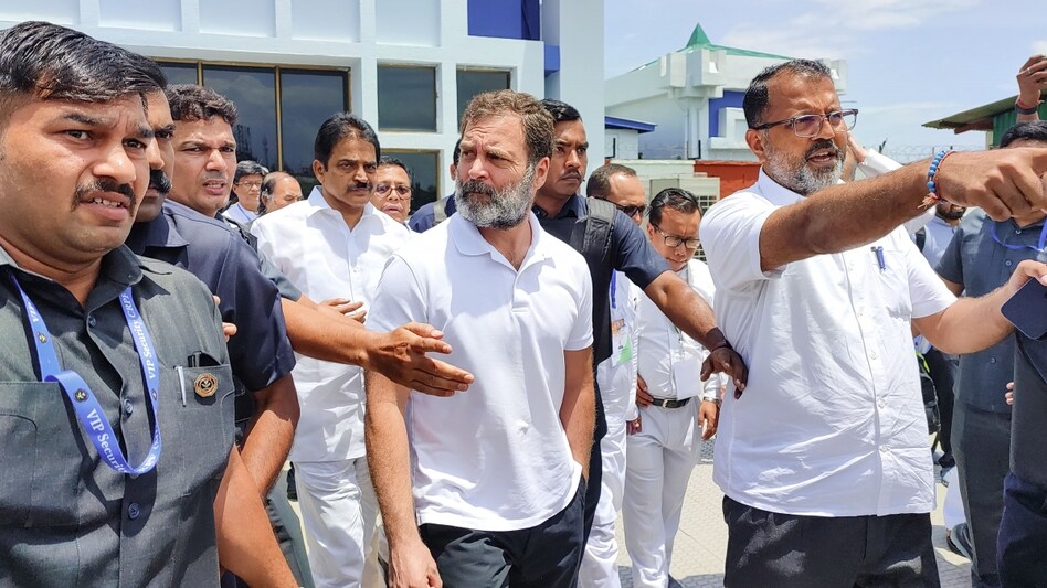 Rahul Gandhi's convoy stopped by police near Manipur's Bishnupur citing 'fear of violence' Rahul Gandhi's convoy stopped by police near Manipur's Bishnupur citing 'fear of violence'