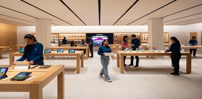 Apple Saket store is almost half the size of the BKC store Apple Saket store is almost half the size of the BKC store