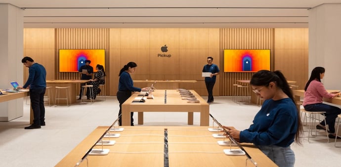 Apple is also gradually increasing its market share in India Apple is also gradually increasing its market share in India