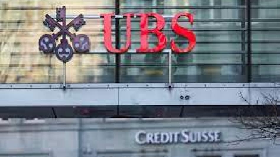 As many as 10,000 jobs would be cut if the Swiss domestic businesses of the two banks are merged. As many as 10,000 jobs would be cut if the Swiss domestic businesses of the two banks are merged.