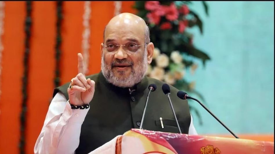 'Doesn't suit any leader to criticise own country abroad’: Amit Shah takes swipe at Rahul Gandhi 'Doesn't suit any leader to criticise own country abroad’: Amit Shah takes swipe at Rahul Gandhi